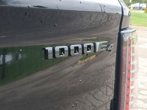 New 2025 Cadillac Escalade IQ Sport 2 image 32