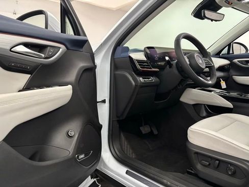 New 2026 Buick Envision Avenir image 17
