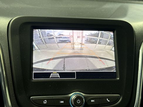 Used 2023 Chevrolet Equinox LS w/ Driver Confidence II Package AWD/4WD image 19