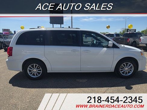 Used 2019 Dodge Grand Caravan SXT FWD image 5