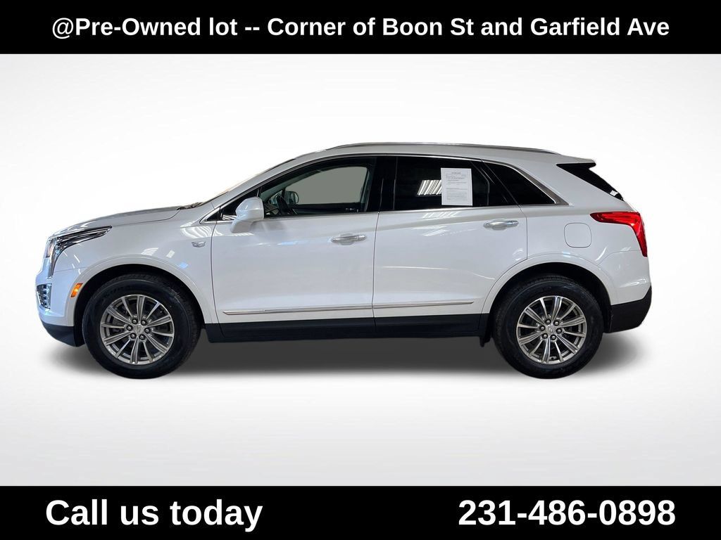 Used 2017 Cadillac XT5 Luxury w/ Driver Awareness Package AWD/4WD image 2