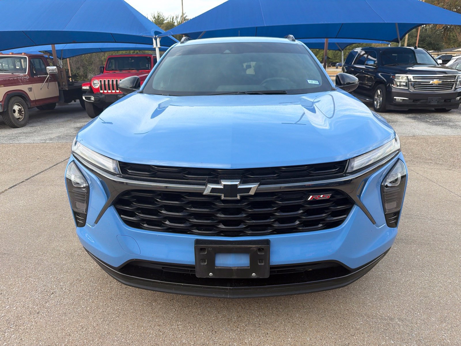 Used 2024 Chevrolet Trax RS w/ Sunroof Package FWD image 2