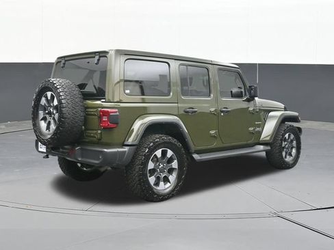 Used 2022 Jeep Wrangler Unlimited Sahara AWD/4WD image 15