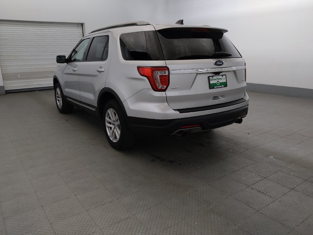 Used 2018 Ford Explorer XLT AWD/4WD image 5