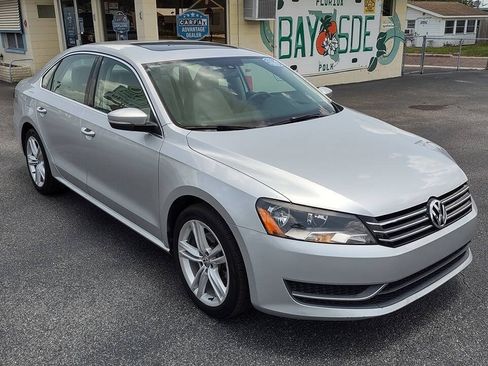 Used 2014 Volkswagen Passat 1.8T SE FWD image 3
