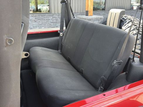 Used 2006 Jeep Wrangler Rubicon AWD/4WD image 14