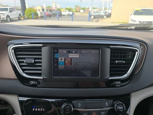 Used 2024 Chrysler Voyager LX FWD image 16
