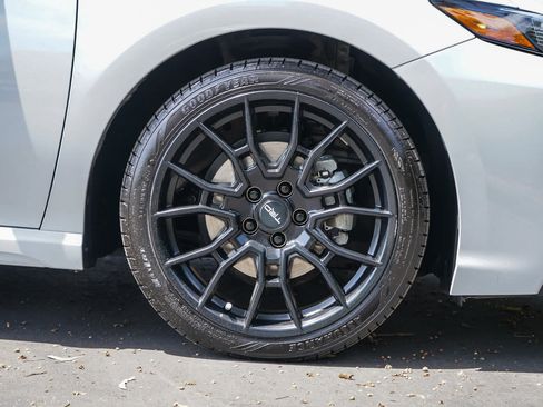 Used 2022 Toyota Camry SE w/ Carpet Mat Package (TMS) FWD image 9