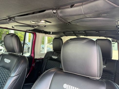 Used 2021 Jeep Wrangler Unlimited Sahara w/ Cold Weather Group AWD/4WD image 8