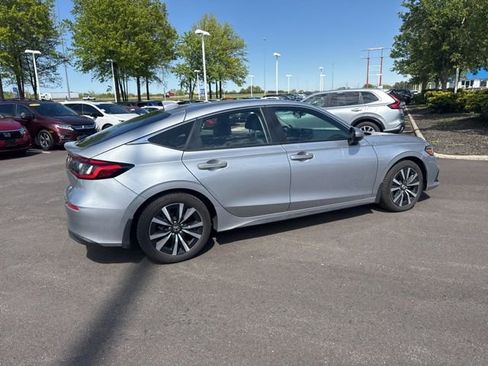 Used 2024 Honda Civic EX-L image 12