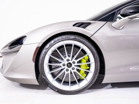 Used 2025 McLaren Artura Spider RWD image 15