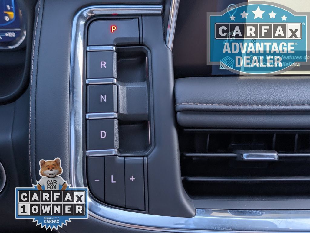Used 2024 Chevrolet Suburban High Country AWD/4WD image 12