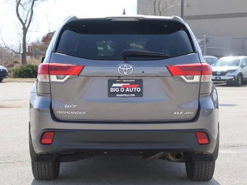 Used 2019 Toyota Highlander XLE image 10