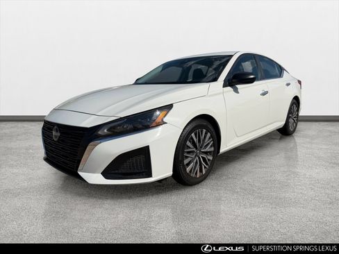 Used 2025 Nissan Altima 2.5 SV FWD image 5