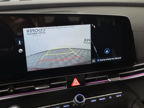 Used 2025 Hyundai Elantra SEL image 6