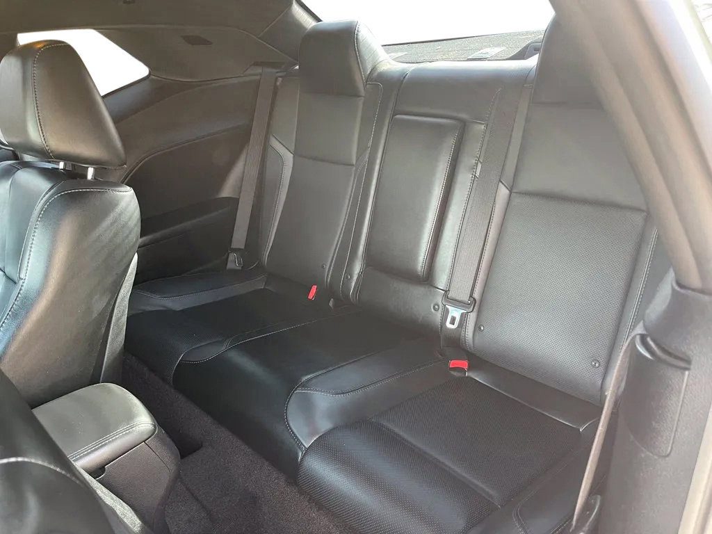 Used 2016 Dodge Challenger R/T Plus RWD image 17