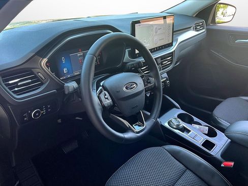 Used 2023 Ford Escape SE image 20