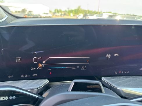 Used 2025 Cadillac Escalade IQ Luxury 2 w/ LPO, Premium Carpet Package AWD/4WD image 8