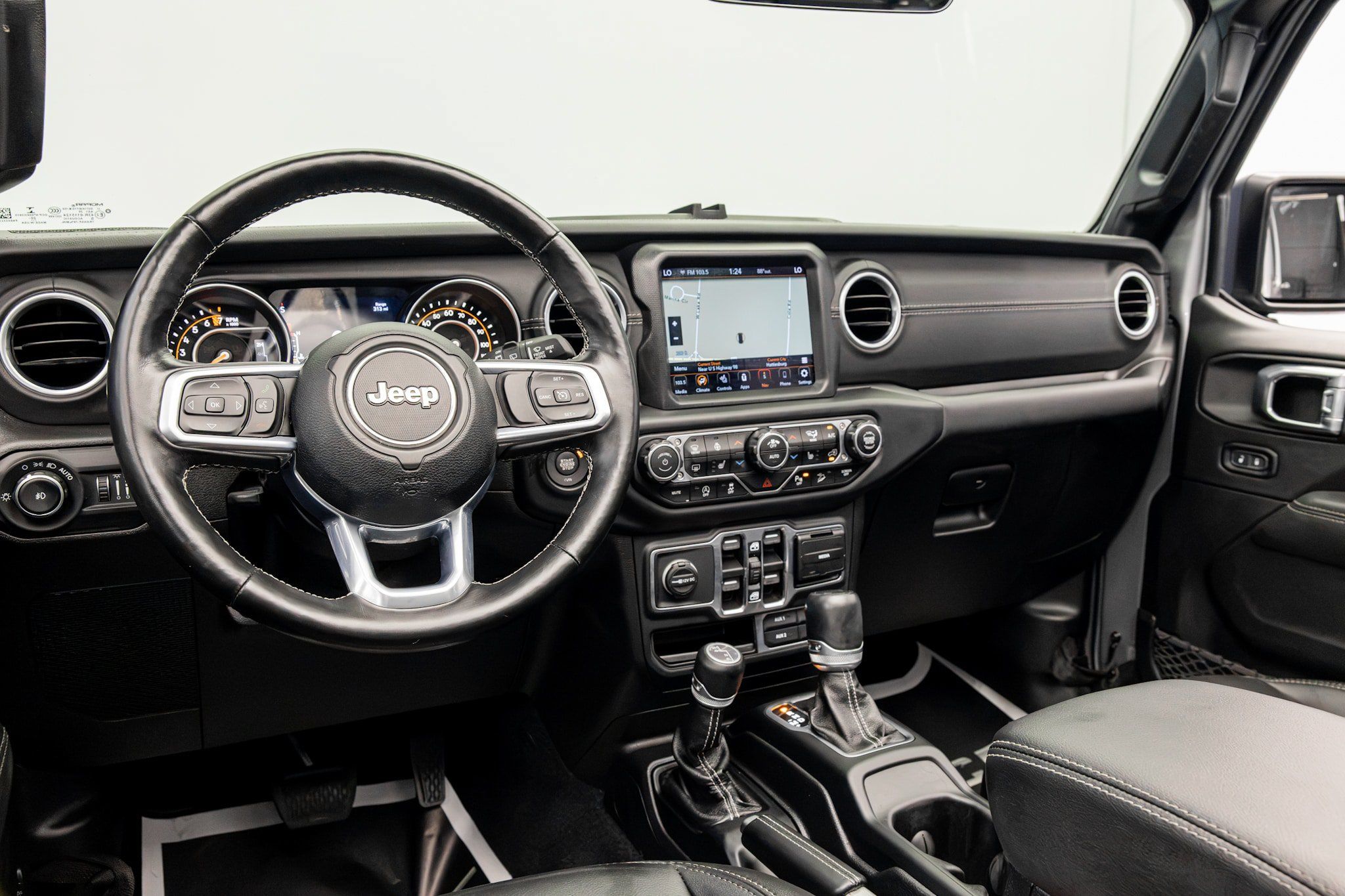 Used 2021 Jeep Wrangler Unlimited Sahara AWD/4WD image 36