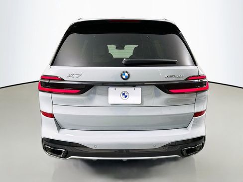 Used 2024 BMW X7 xDrive40i w/ M Sport Package AWD/4WD image 6