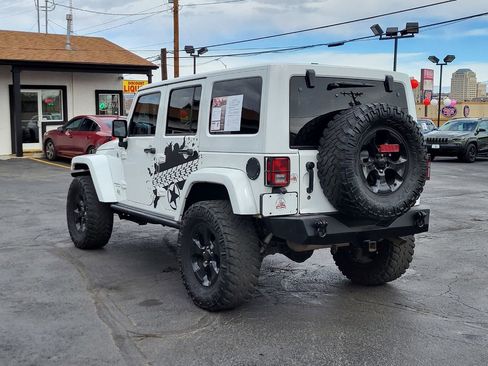 Used 2015 Jeep Wrangler Unlimited Sahara image 7