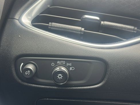 Used 2018 Chevrolet Malibu LT FWD image 31