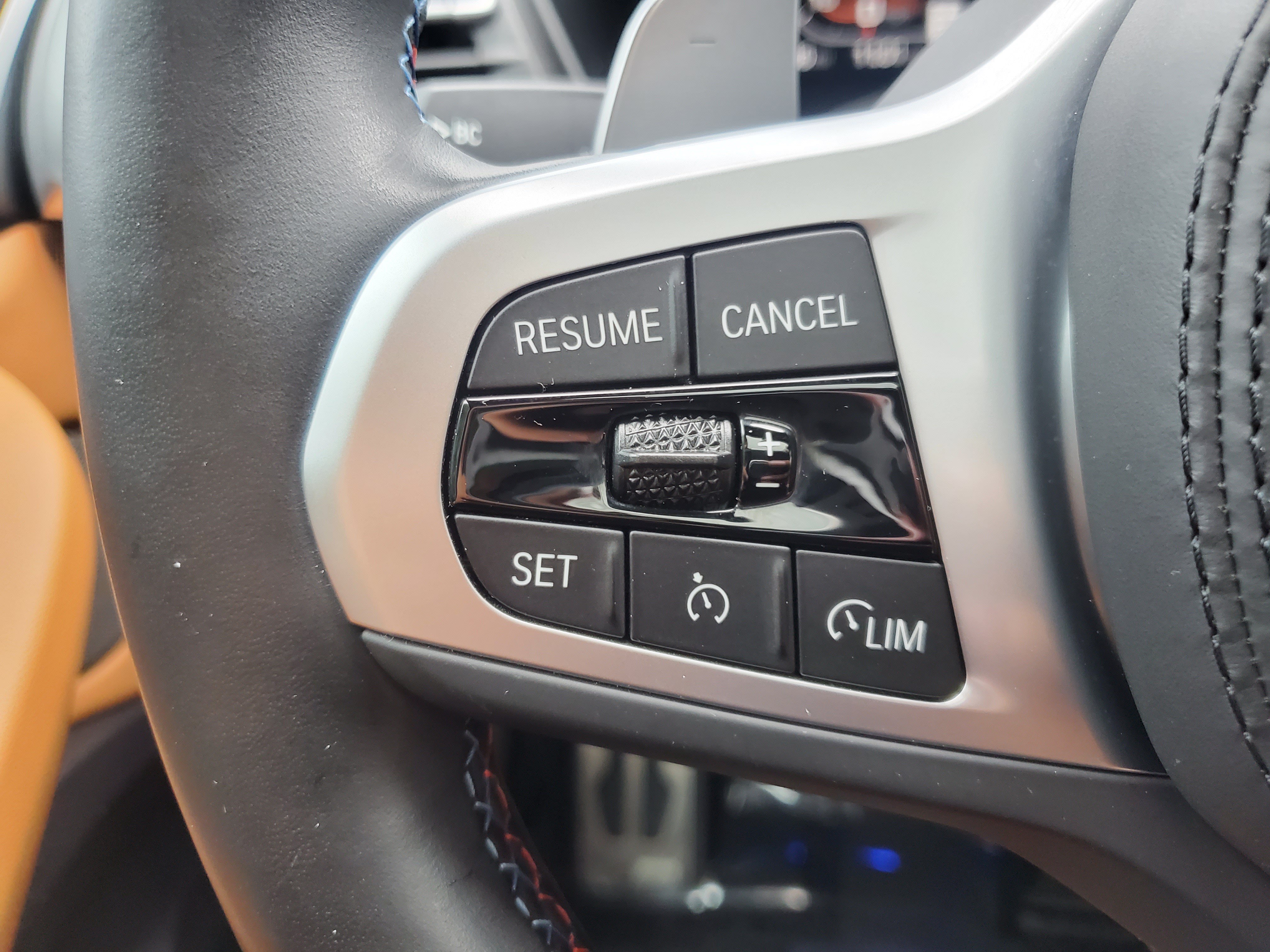 Certified 2025 BMW X4 M40i w/ Premium Package AWD/4WD image 13