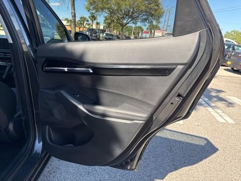 Used 2025 Kia Seltos S FWD image 14