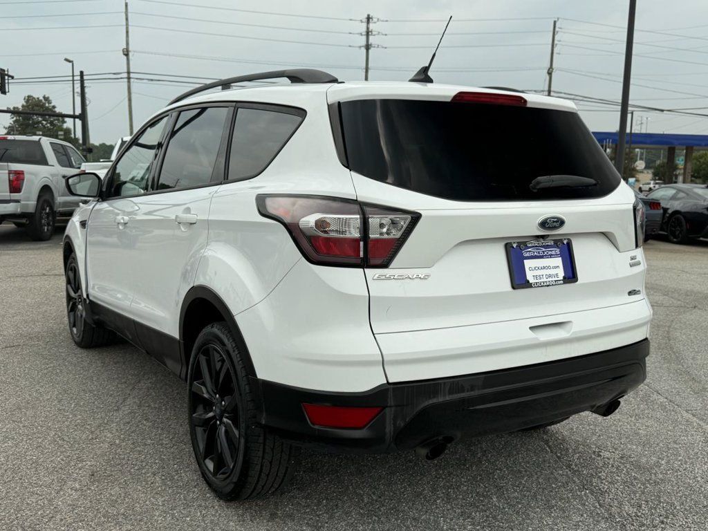Used 2018 Ford Escape SE w/ SE Sport Appearance Package FWD image 6