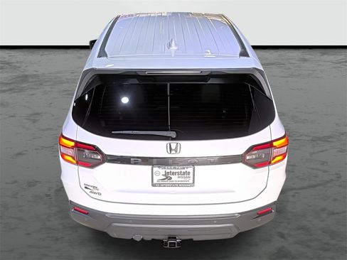 Used 2024 Honda Pilot EX-L image 3