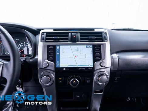 Used 2020 Toyota 4Runner SR5 image 12