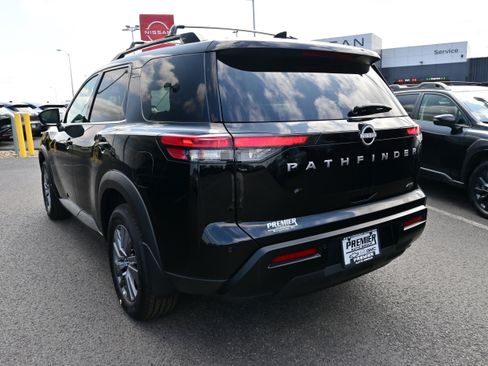New 2026 Nissan Pathfinder SV image 8