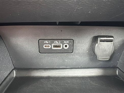 Used 2025 Nissan Altima 2.5 SV FWD image 27