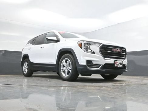 Used 2024 GMC Terrain SLE FWD image 38