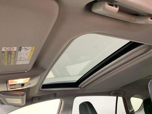 Used 2017 Toyota RAV4 XLE image 27