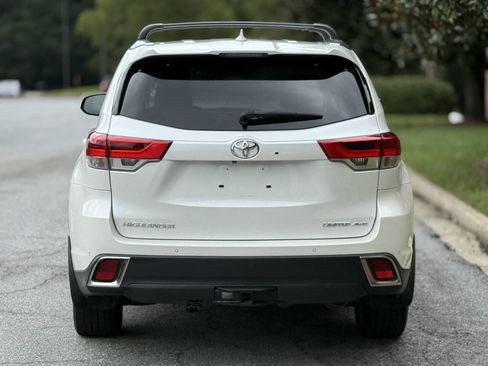 Used 2017 Toyota Highlander Limited w/ Carpet Mat Package AWD/4WD image 5