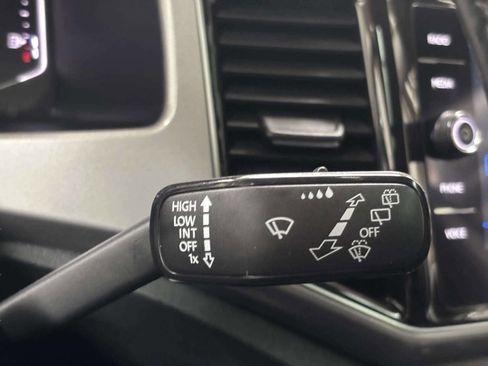Used 2019 Volkswagen Atlas SEL R-Line AWD/4WD image 36