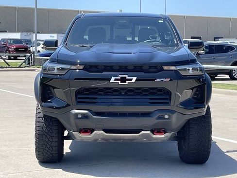 Used 2025 Chevrolet Colorado ZR2 w/ Technology Package AWD/4WD image 7