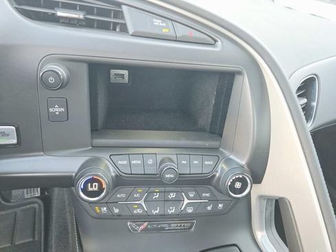 Used 2017 Chevrolet Corvette Stingray Coupe RWD image 20