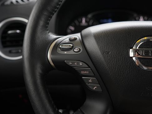 Used 2019 Nissan Pathfinder S AWD/4WD image 25