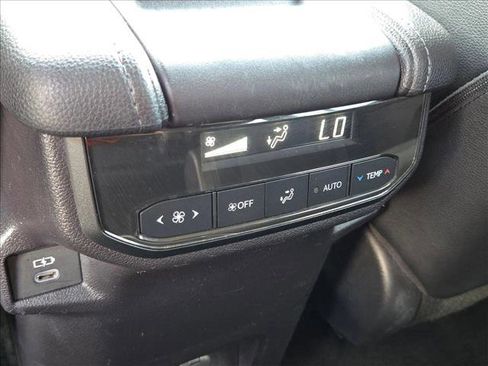 Used 2025 Toyota Grand Highlander FWD image 14