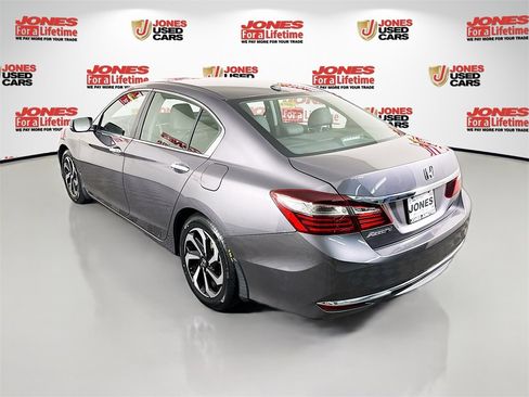 Used 2017 Honda Accord EX-L image 2
