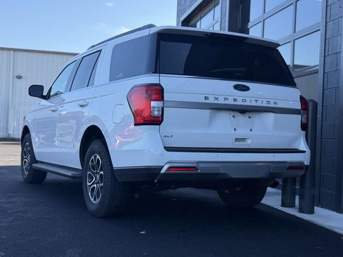 Used 2024 Ford Expedition XLT image 3