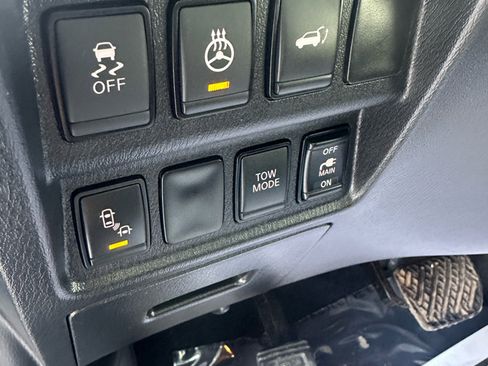 Used 2018 Nissan Pathfinder Platinum w/ Cargo Package image 32