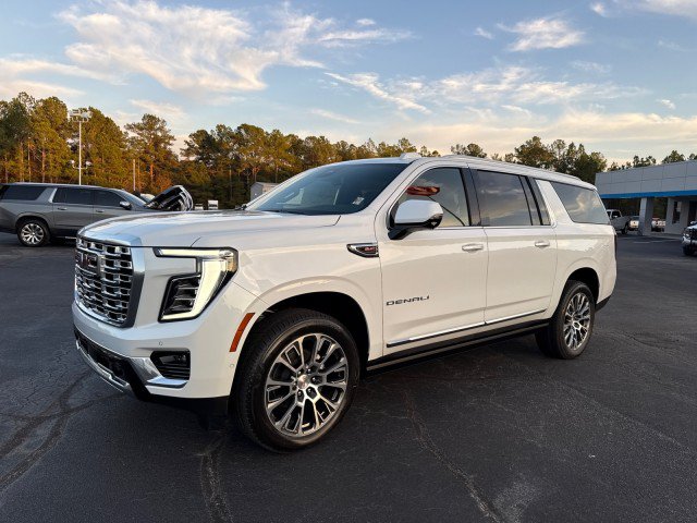New 2026 GMC Yukon XL Denali w/ Sun & Power Step Package RWD image 7