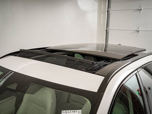 Used 2023 Jaguar F-PACE S image 15