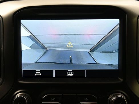 Used 2021 Chevrolet Silverado 1500 LT Trail Boss w/ Convenience Package II image 19