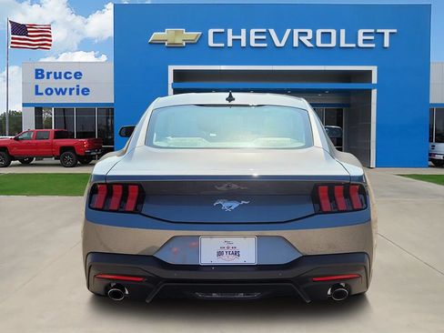 Used 2026 Ford Mustang Premium RWD image 5