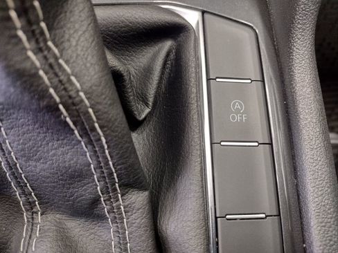 Certified 2024 Volkswagen Tiguan SE image 34