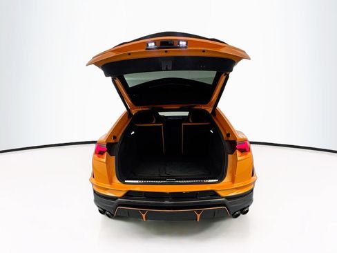 Used 2023 Lamborghini Urus Performante AWD/4WD image 29